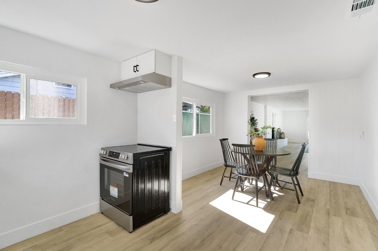 2819 E Tyler Ave, Fresno, CA 93701