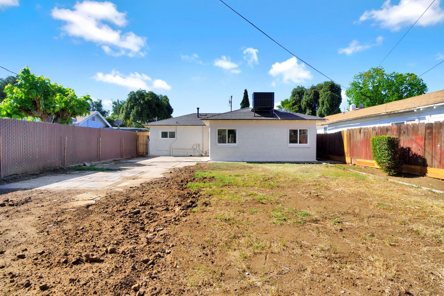 2819 E Tyler Ave, Fresno, CA 93701