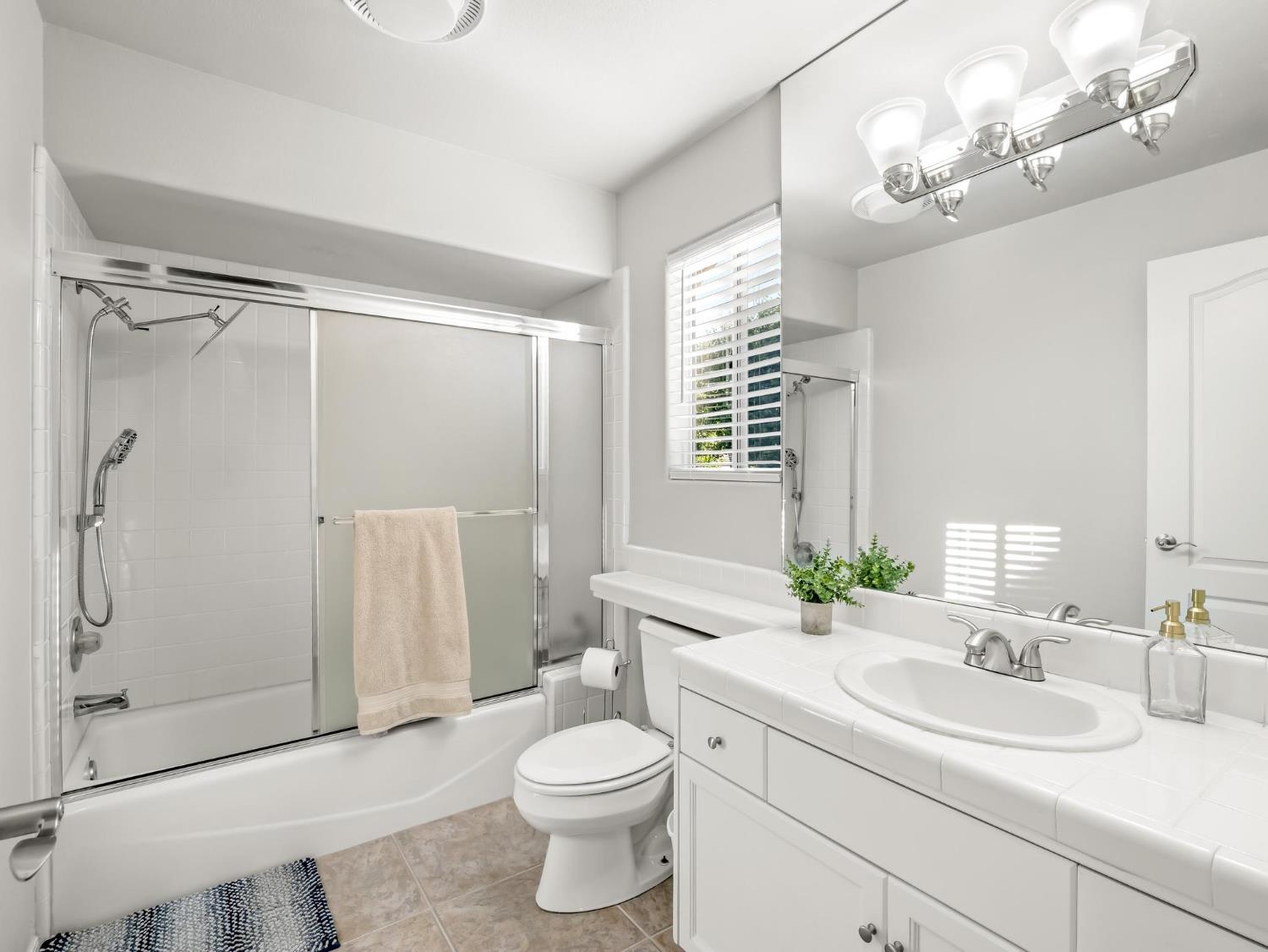 9309 N Bayford St, Fresno, CA 93720