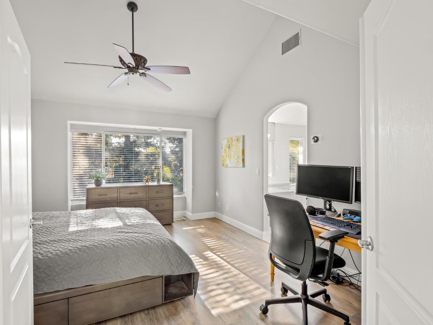 9309 N Bayford St, Fresno, CA 93720