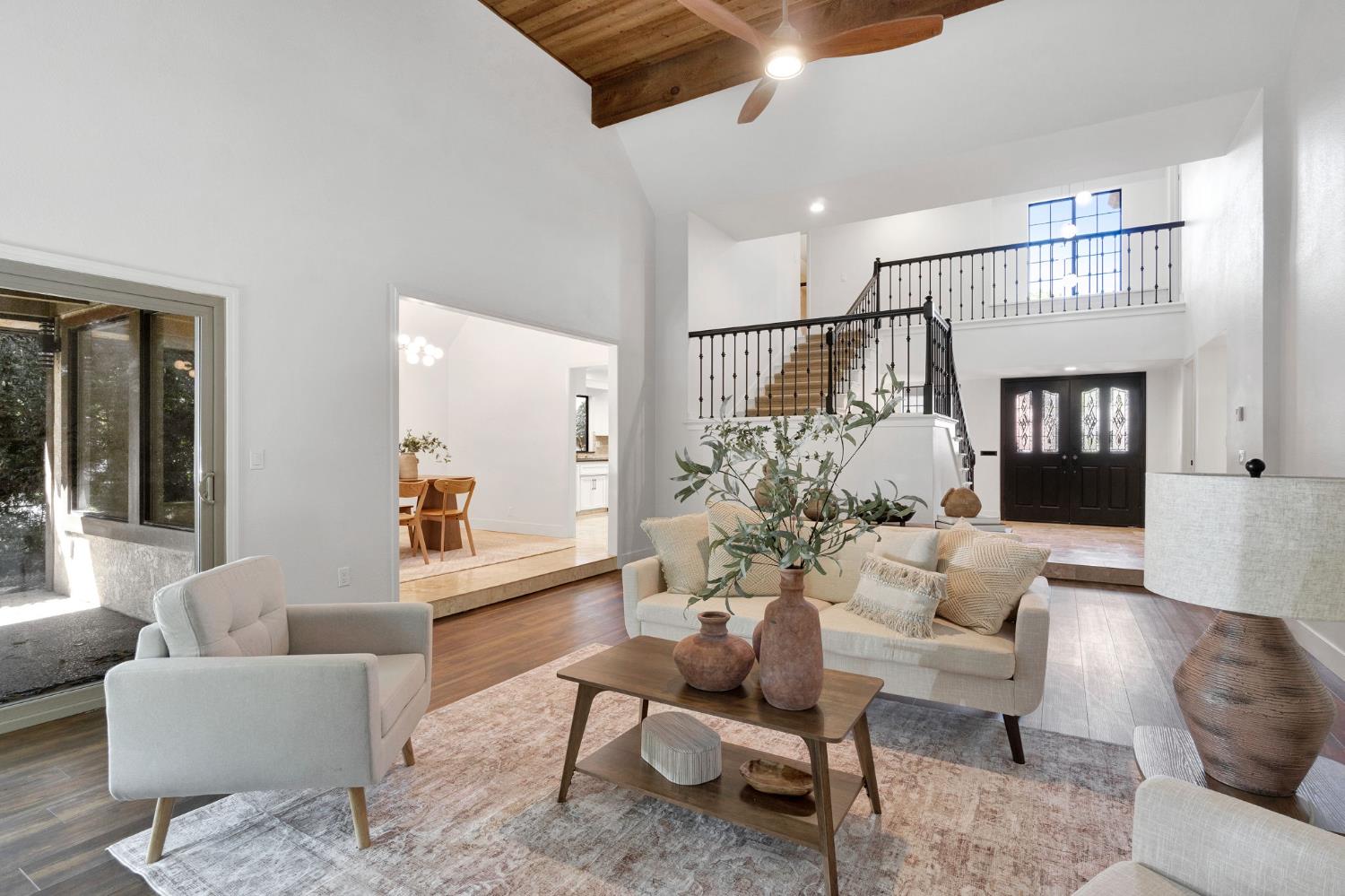 2827 W Compton Ct, Fresno, CA 93711