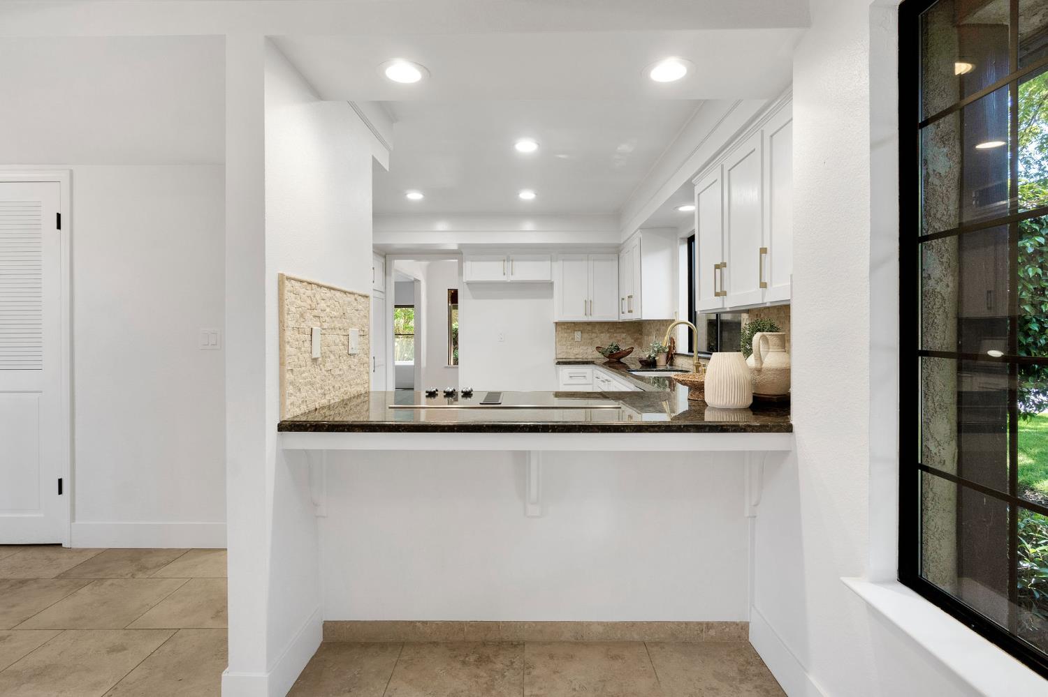 2827 W Compton Ct, Fresno, CA 93711