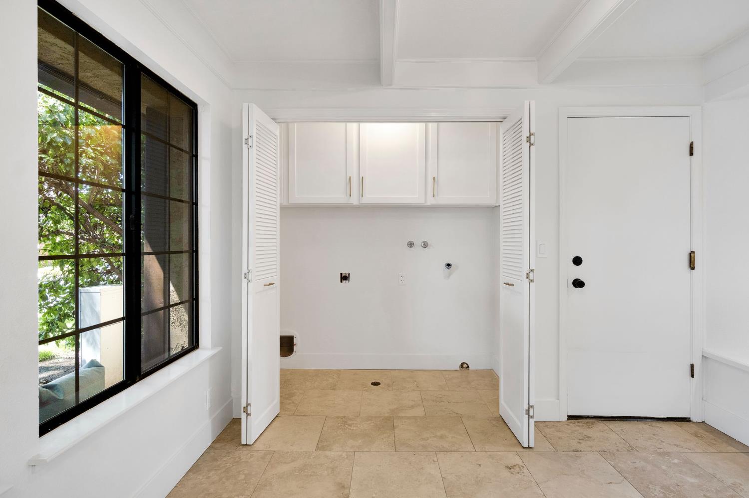 2827 W Compton Ct, Fresno, CA 93711