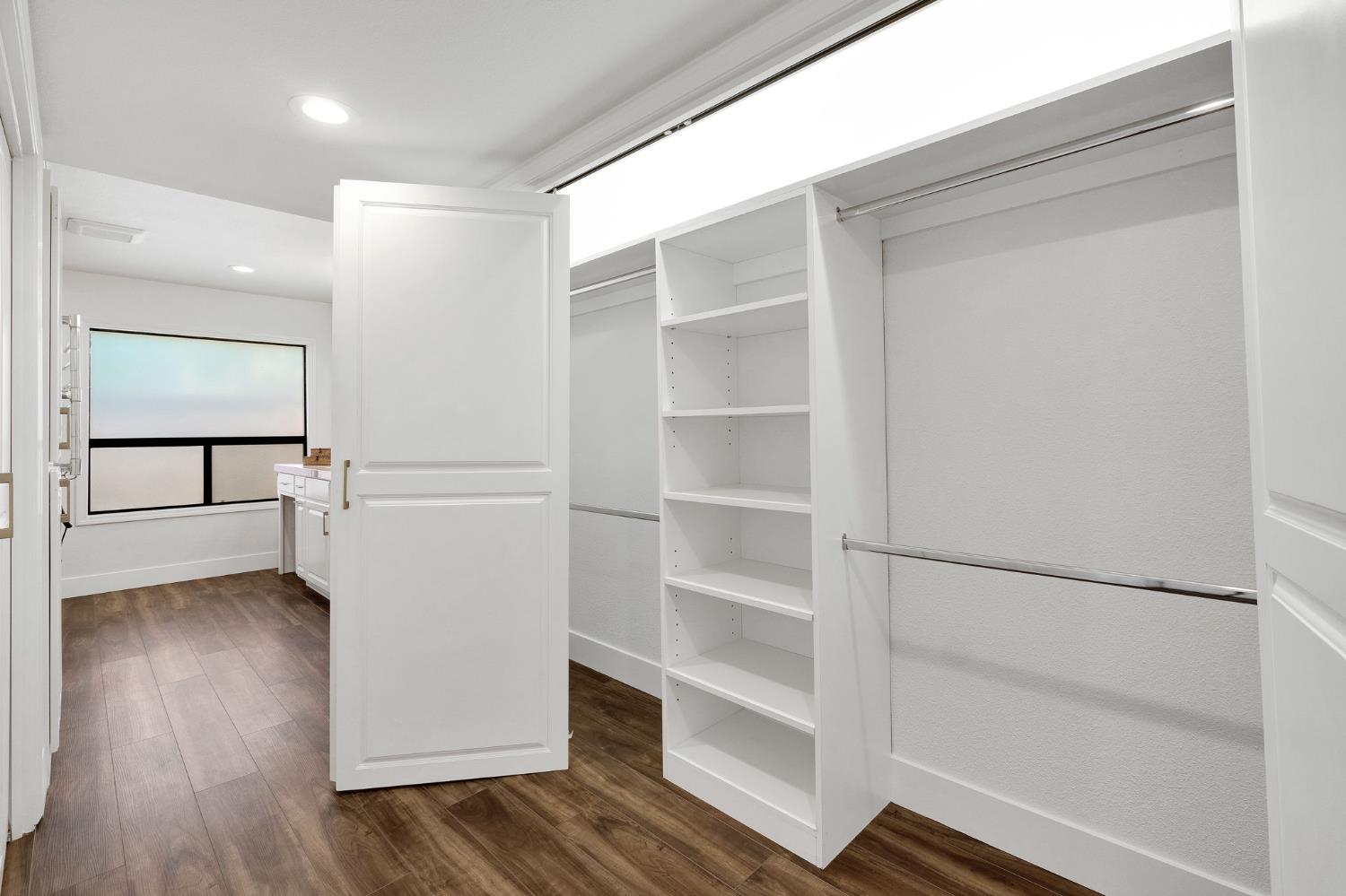 2827 W Compton Ct, Fresno, CA 93711