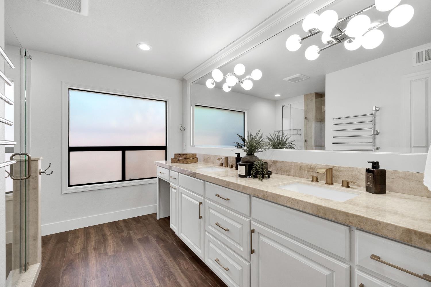 2827 W Compton Ct, Fresno, CA 93711