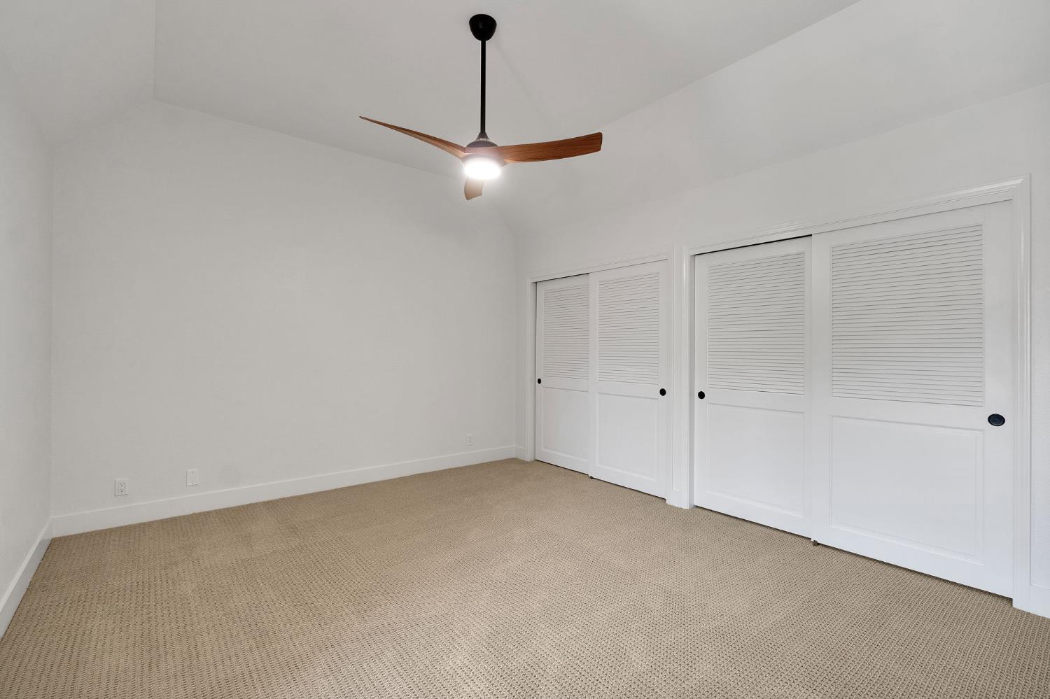 2827 W Compton Ct, Fresno, CA 93711