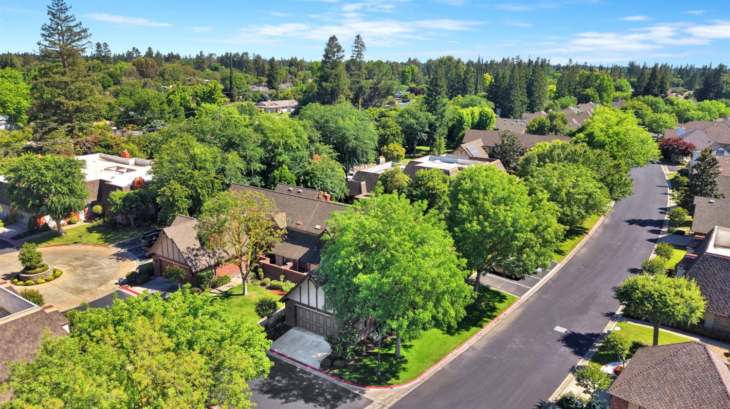 2827 W Compton Ct, Fresno, CA 93711