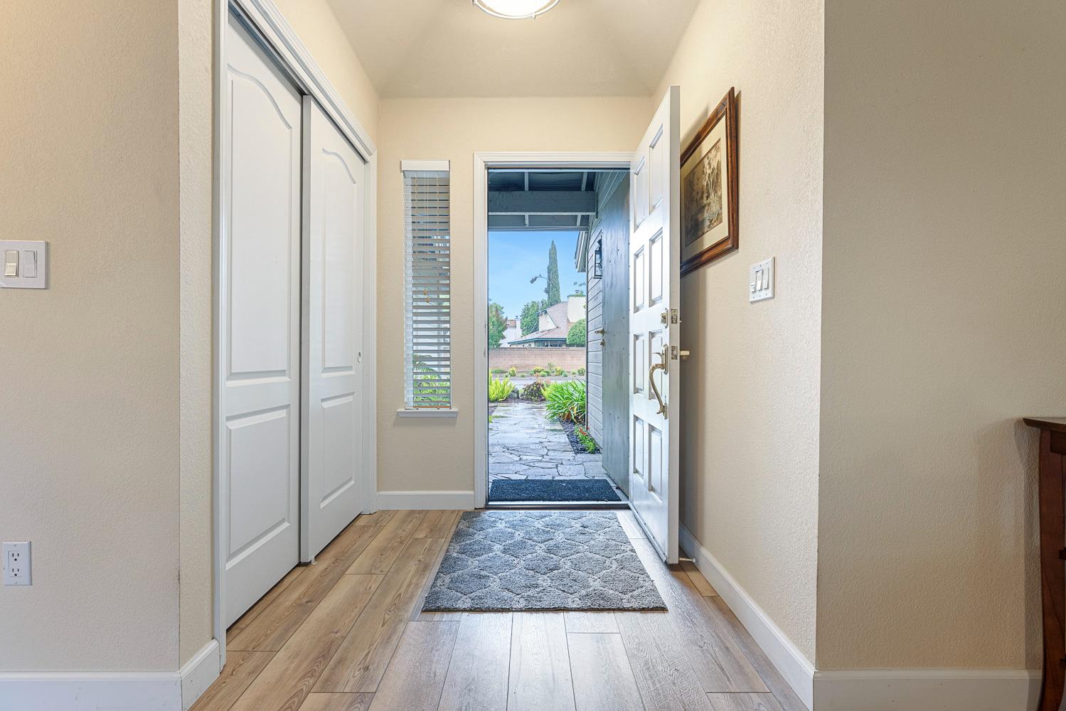 7587 N Spalding Ave, Fresno, CA 93720