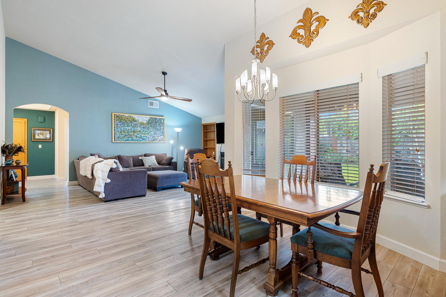 7587 N Spalding Ave, Fresno, CA 93720