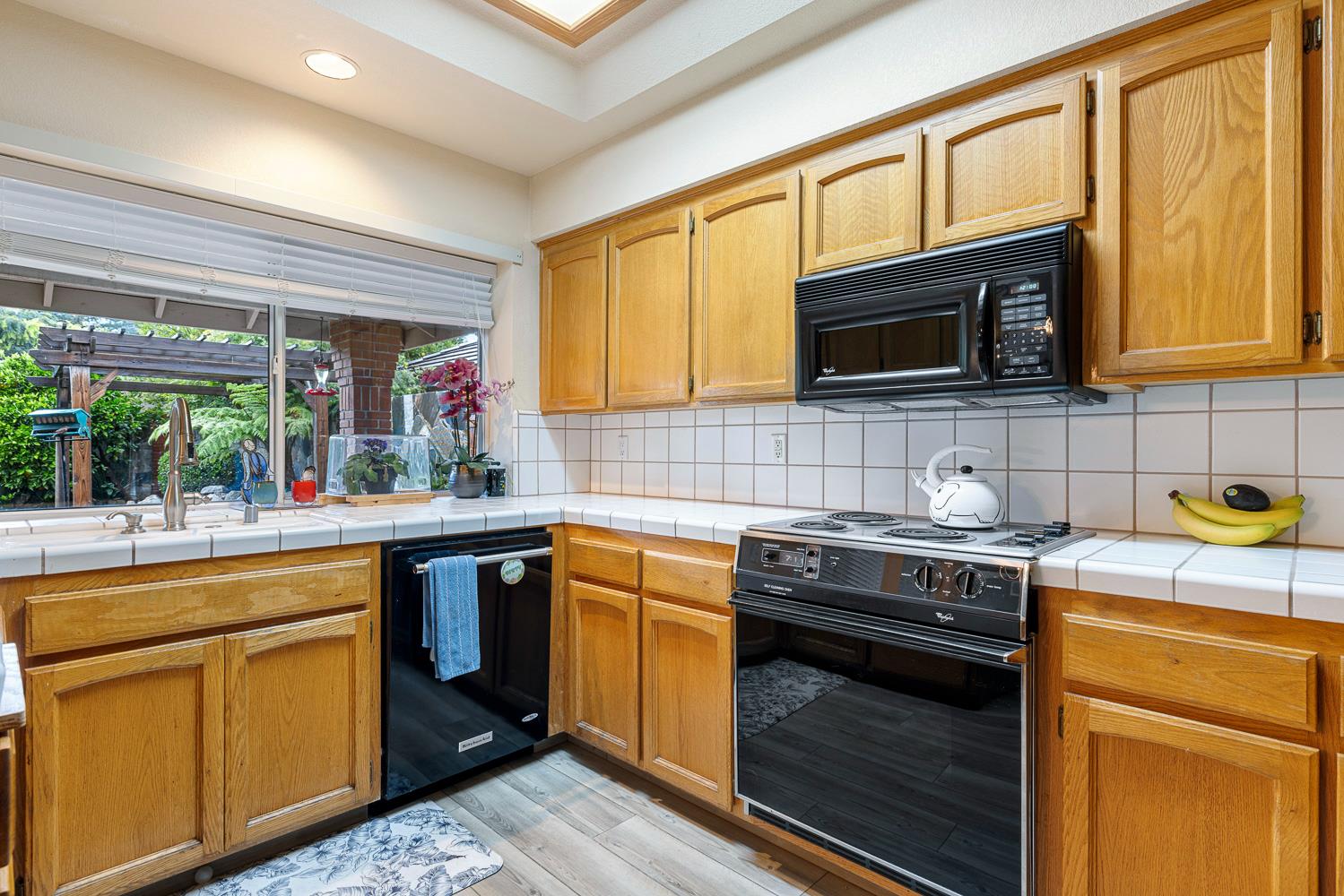 7587 N Spalding Ave, Fresno, CA 93720