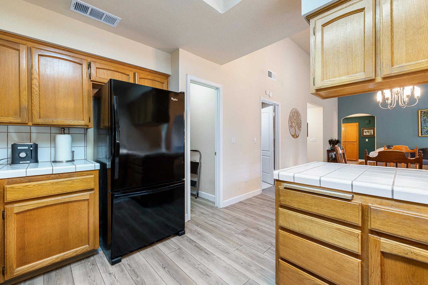 7587 N Spalding Ave, Fresno, CA 93720