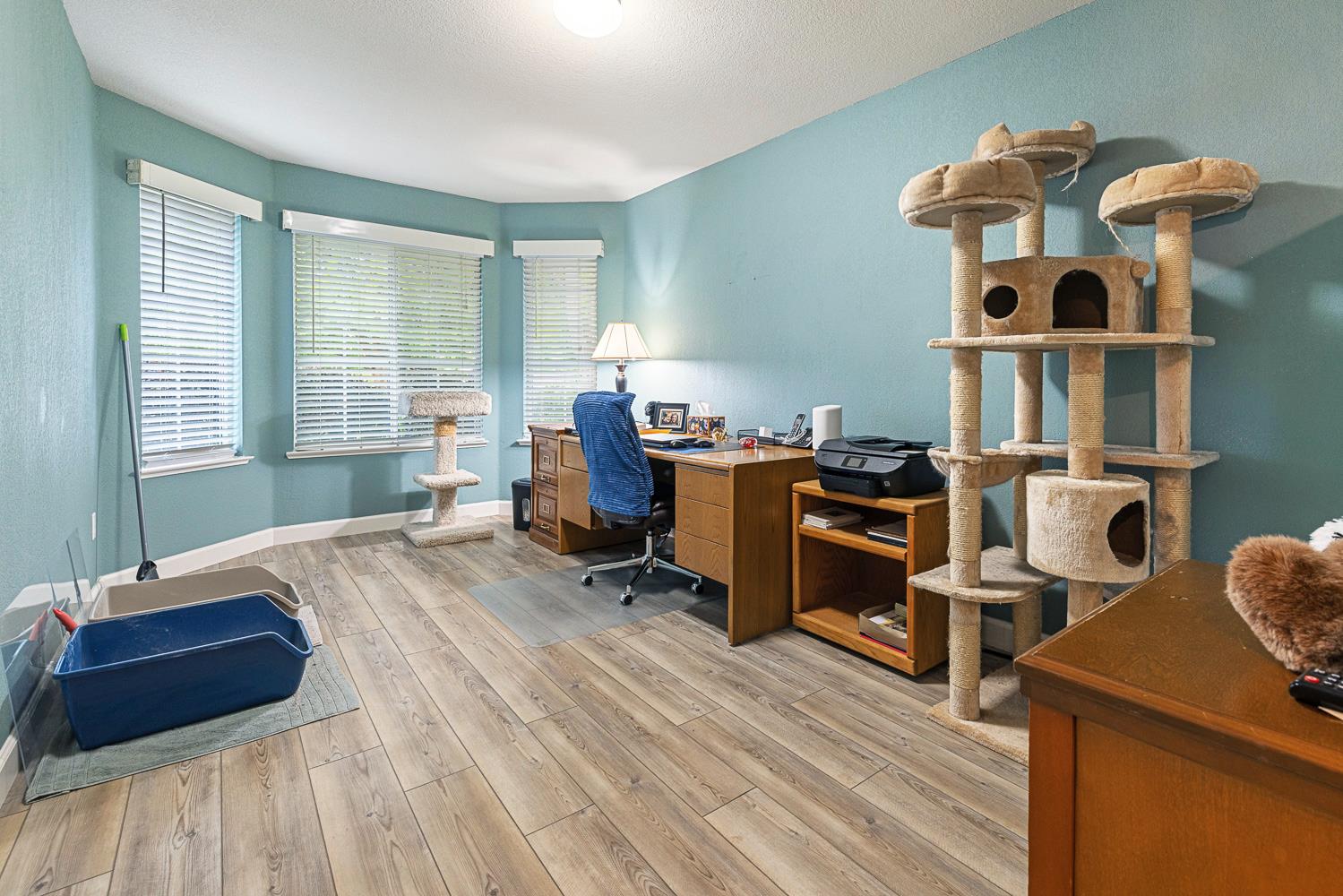 7587 N Spalding Ave, Fresno, CA 93720