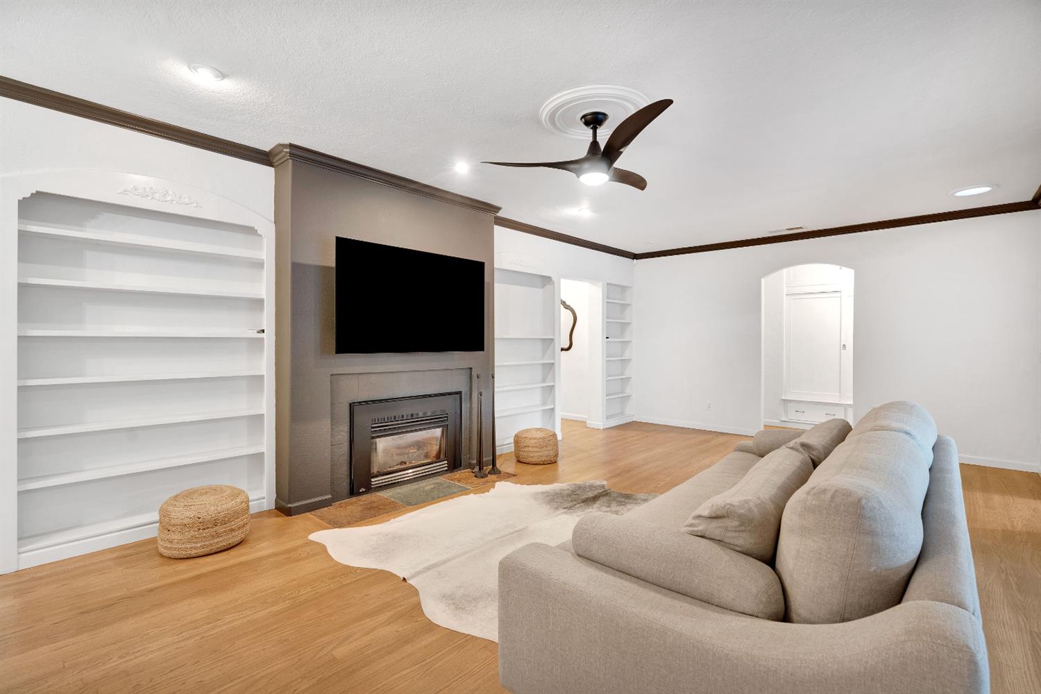 4064 N Wishon Ave, Fresno, CA 93704