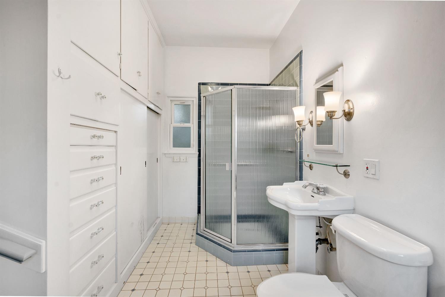 4064 N Wishon Ave, Fresno, CA 93704