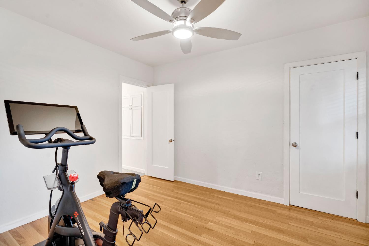 4064 N Wishon Ave, Fresno, CA 93704