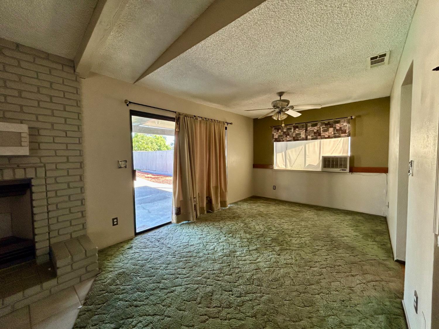 55 oxford Ave, Clovis, CA 93612