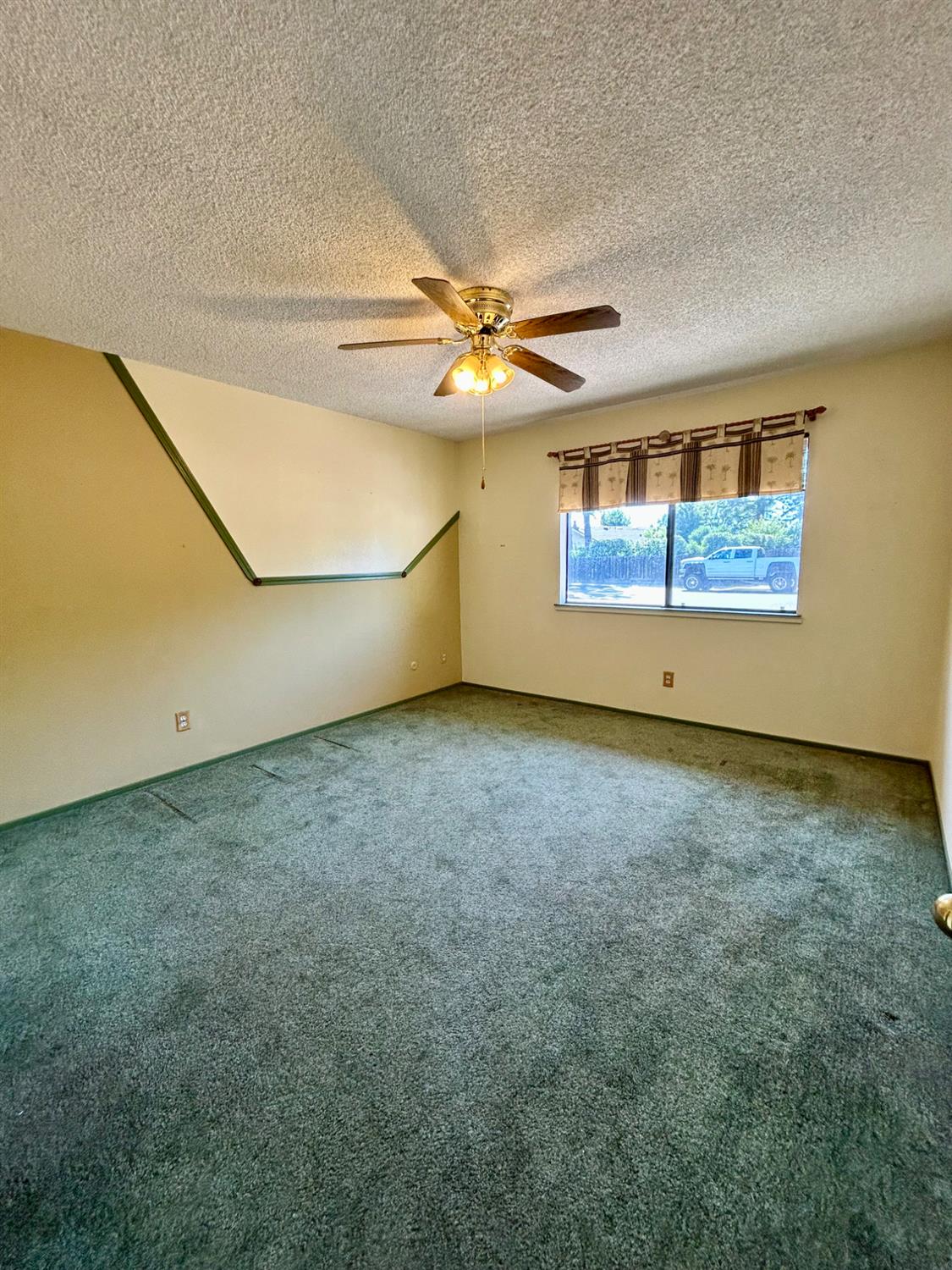 55 oxford Ave, Clovis, CA 93612
