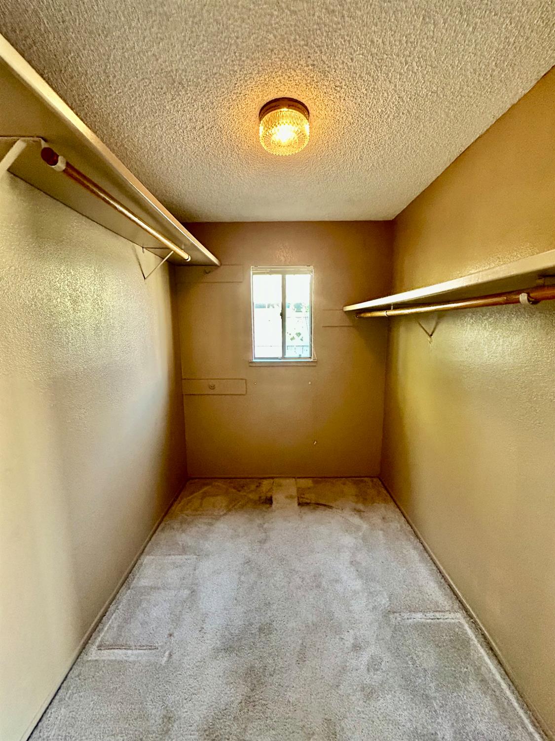 55 oxford Ave, Clovis, CA 93612