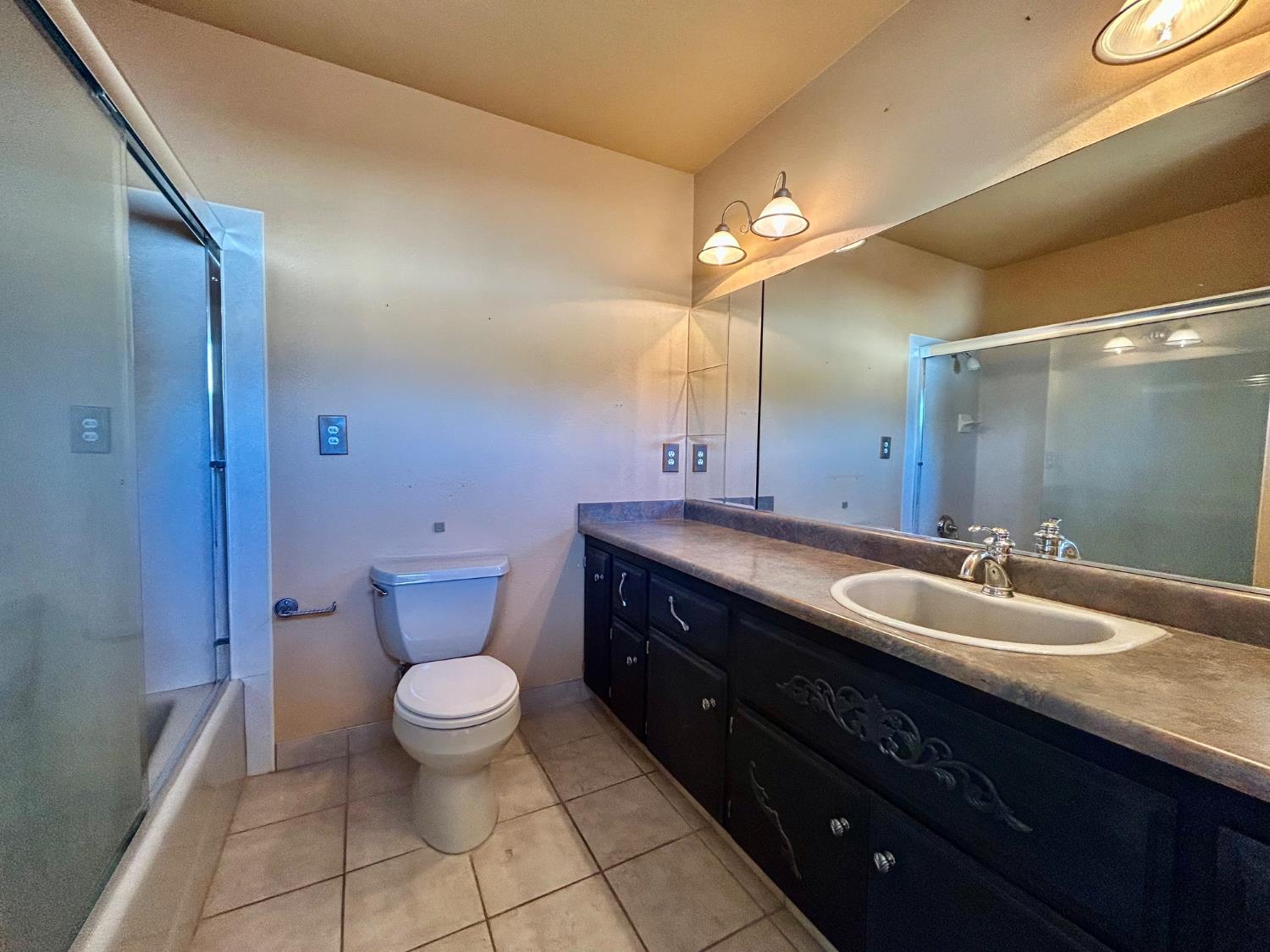 55 oxford Ave, Clovis, CA 93612