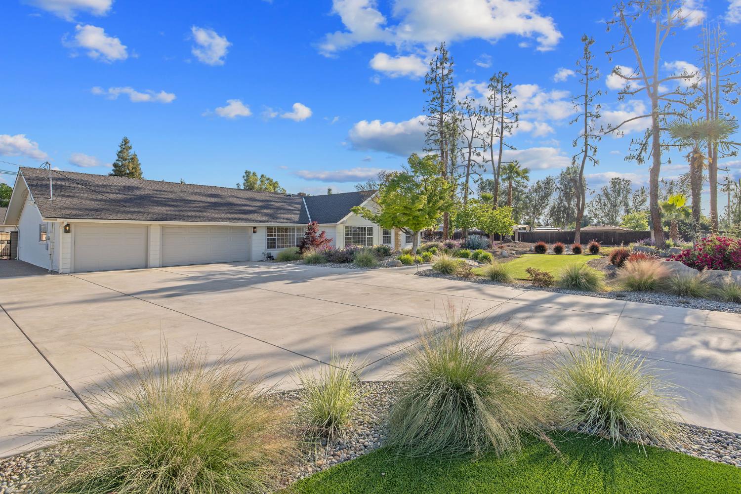 2033 Alluvial Ave, Clovis, CA 93611