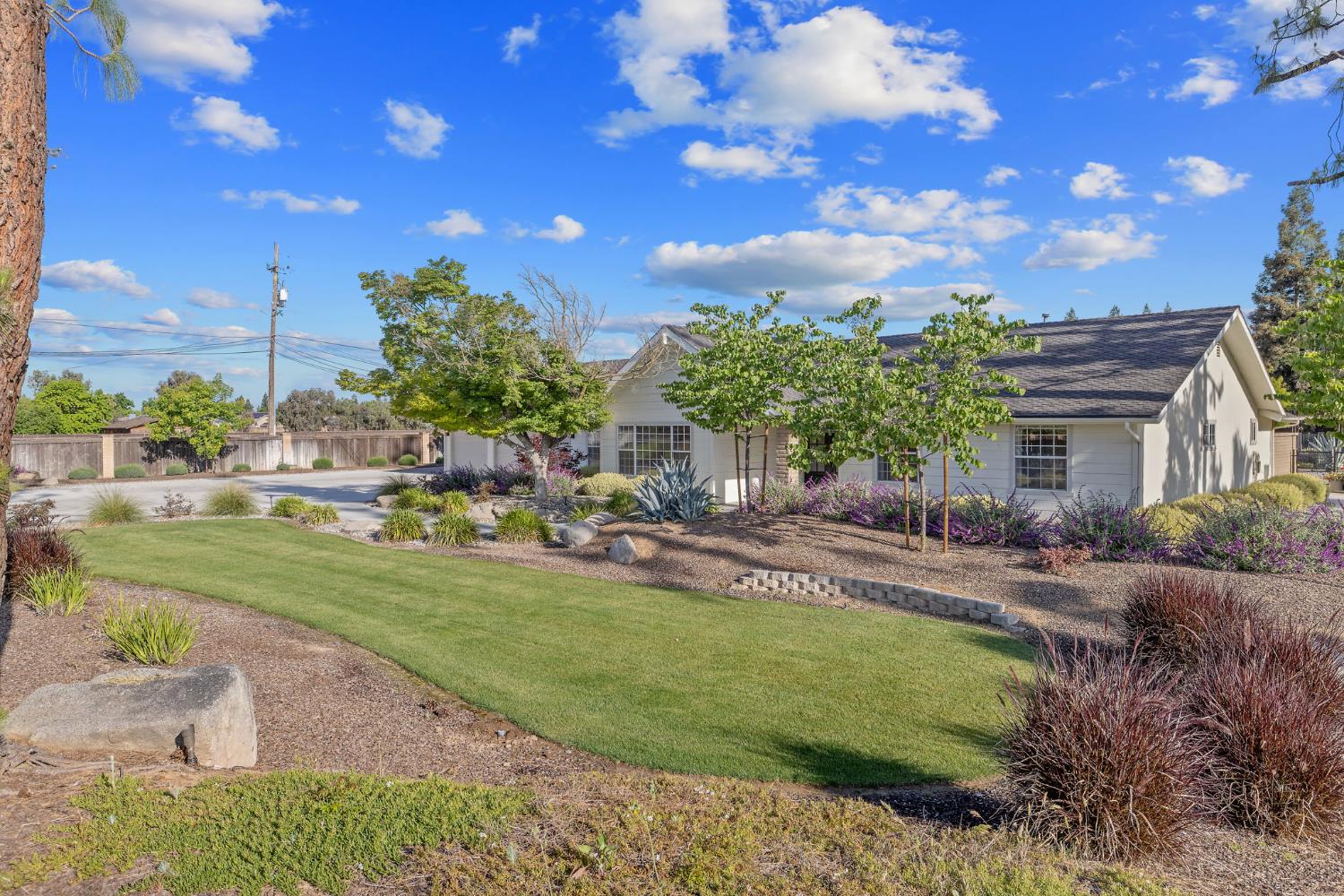 2033 Alluvial Ave, Clovis, CA 93611