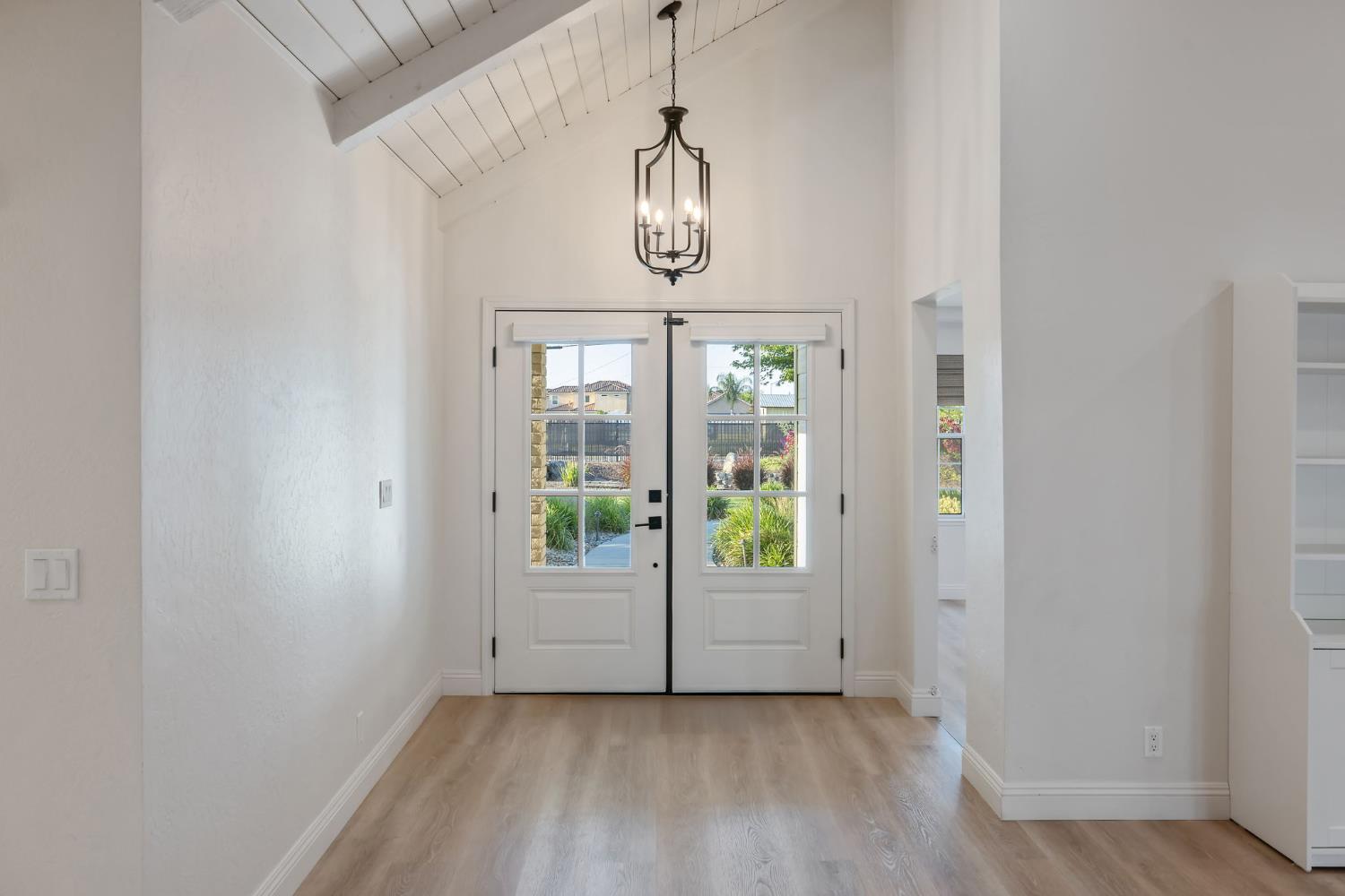 2033 Alluvial Ave, Clovis, CA 93611