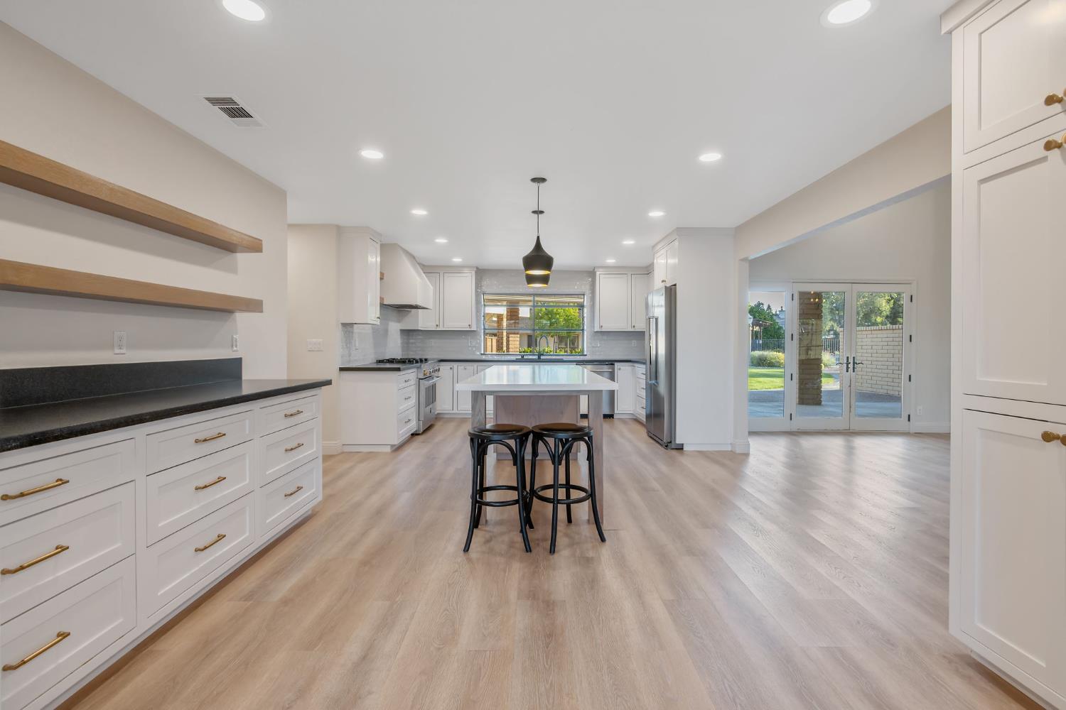 2033 Alluvial Ave, Clovis, CA 93611