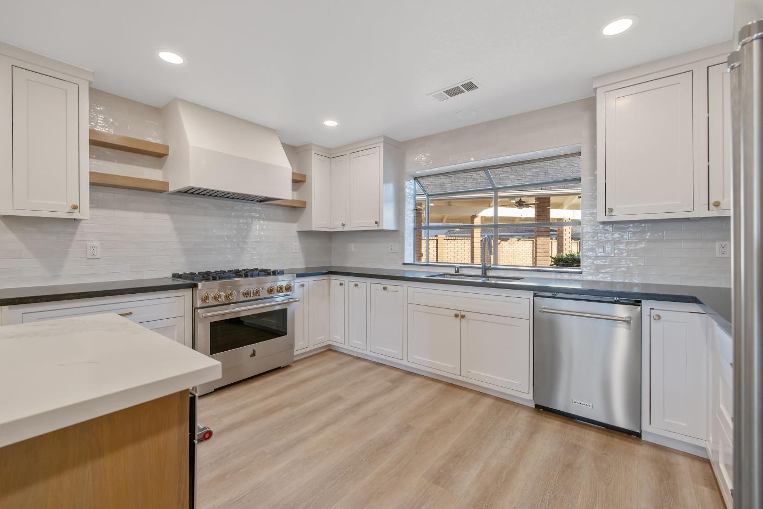 2033 Alluvial Ave, Clovis, CA 93611