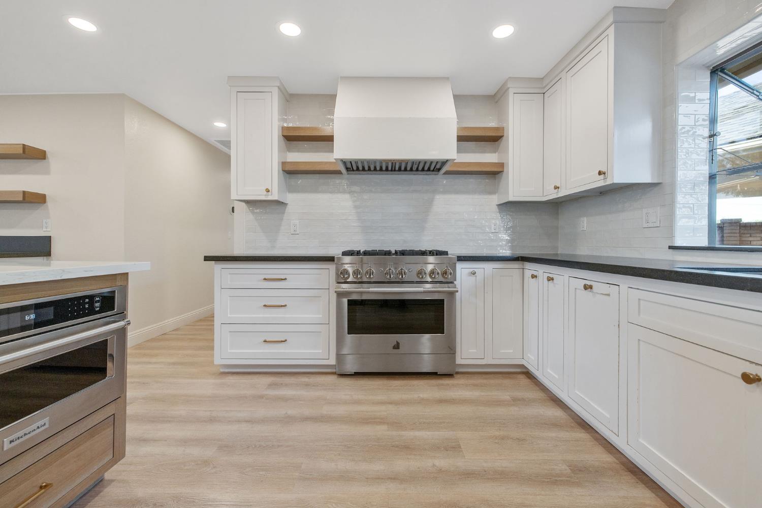 2033 Alluvial Ave, Clovis, CA 93611