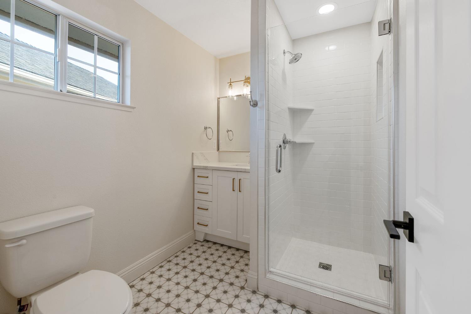 2033 Alluvial Ave, Clovis, CA 93611