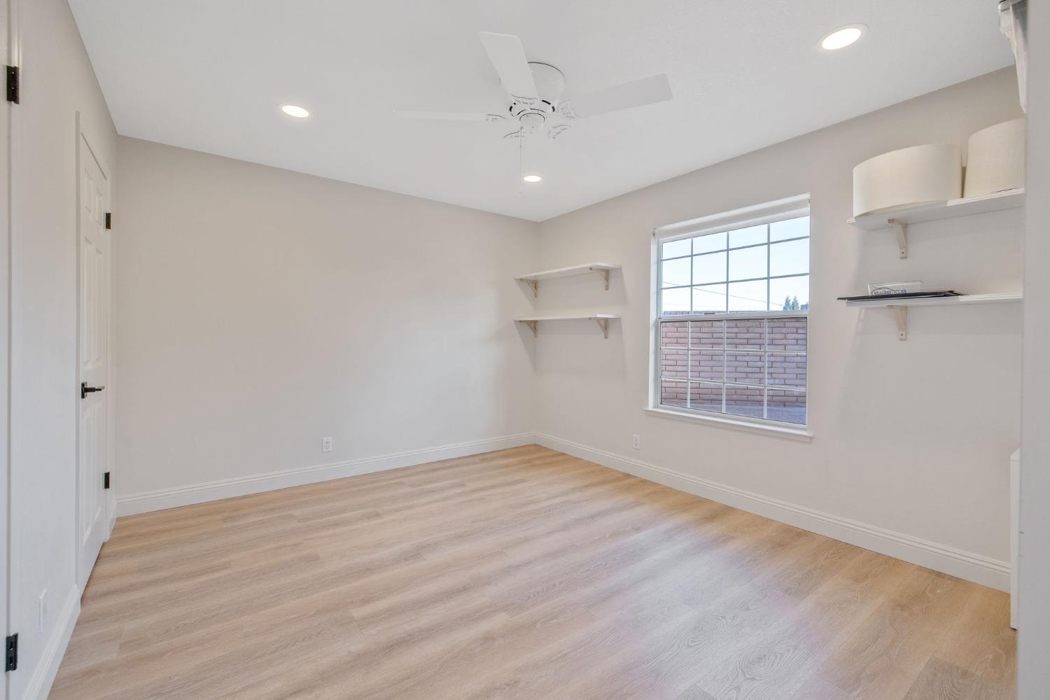 2033 Alluvial Ave, Clovis, CA 93611