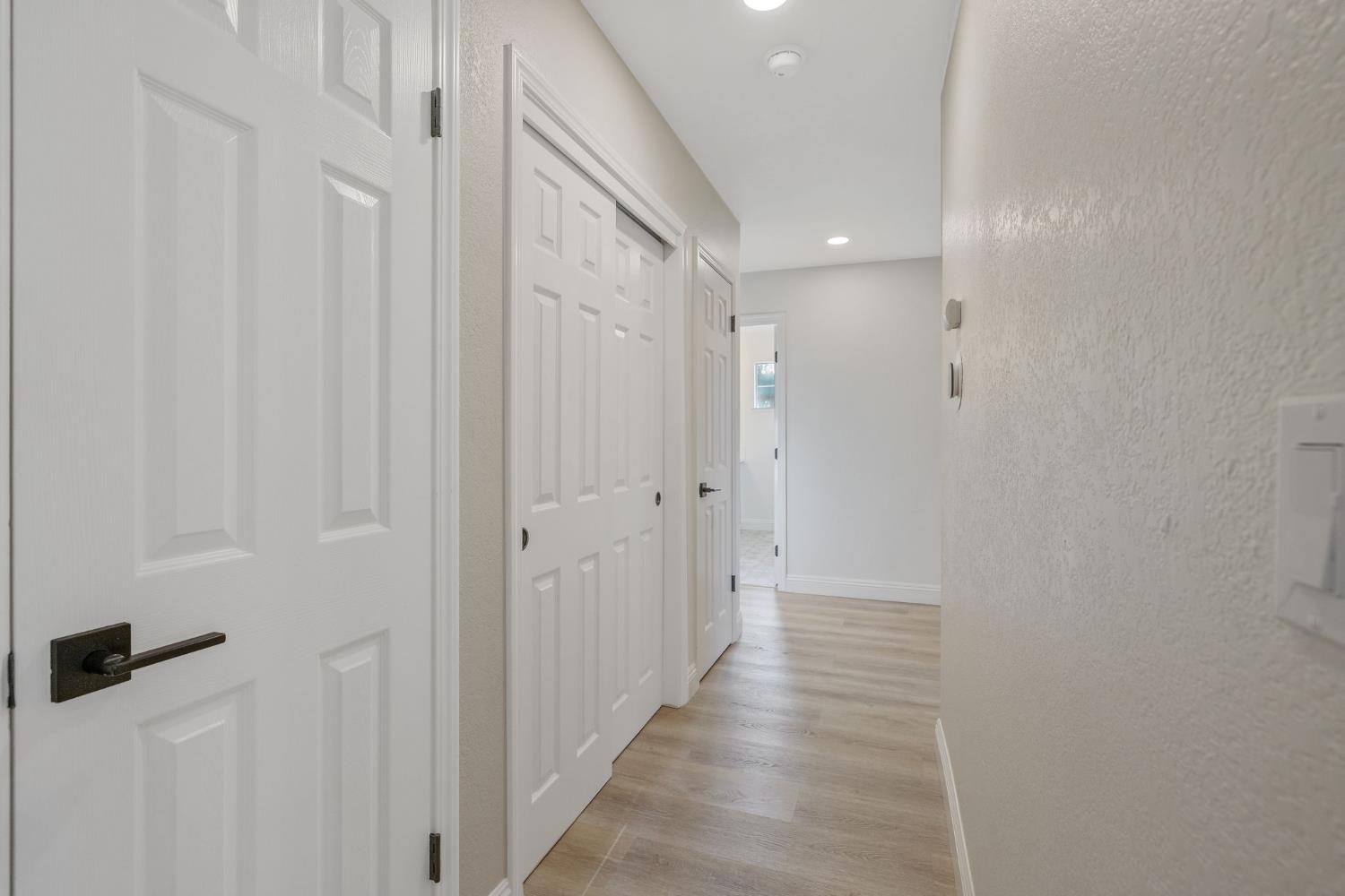 2033 Alluvial Ave, Clovis, CA 93611