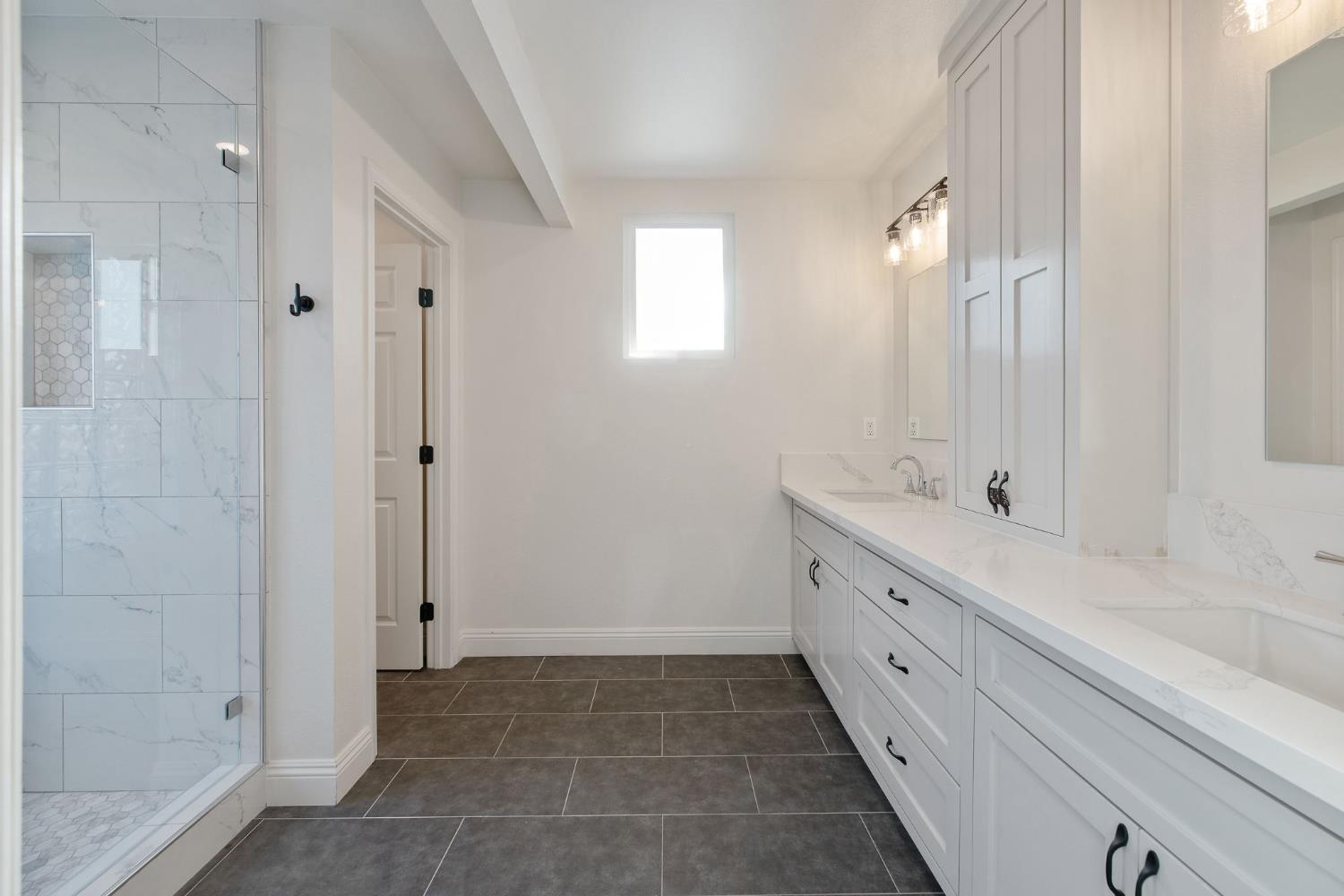 2033 Alluvial Ave, Clovis, CA 93611