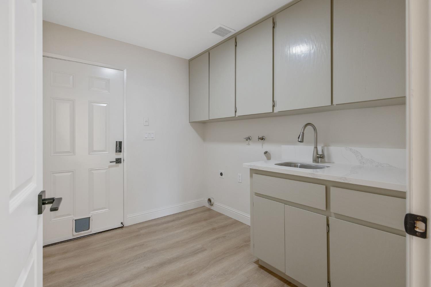 2033 Alluvial Ave, Clovis, CA 93611