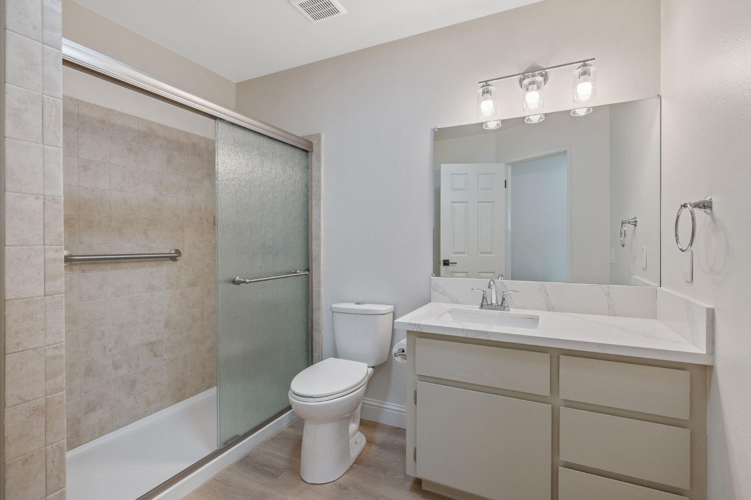 2033 Alluvial Ave, Clovis, CA 93611