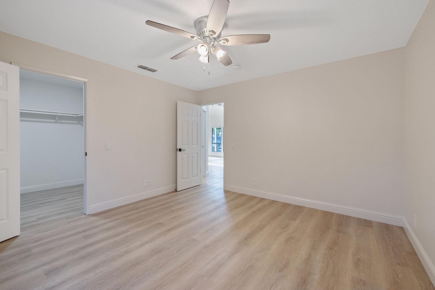 2033 Alluvial Ave, Clovis, CA 93611