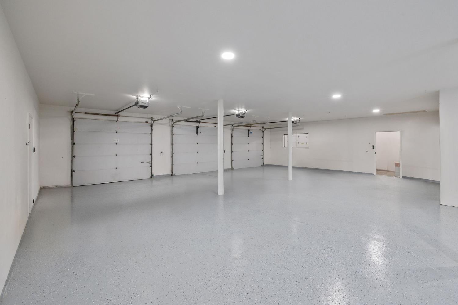 2033 Alluvial Ave, Clovis, CA 93611