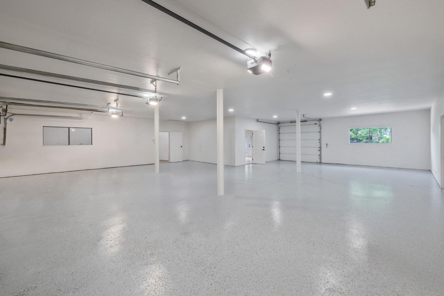 2033 Alluvial Ave, Clovis, CA 93611