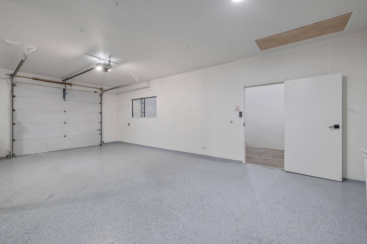 2033 Alluvial Ave, Clovis, CA 93611