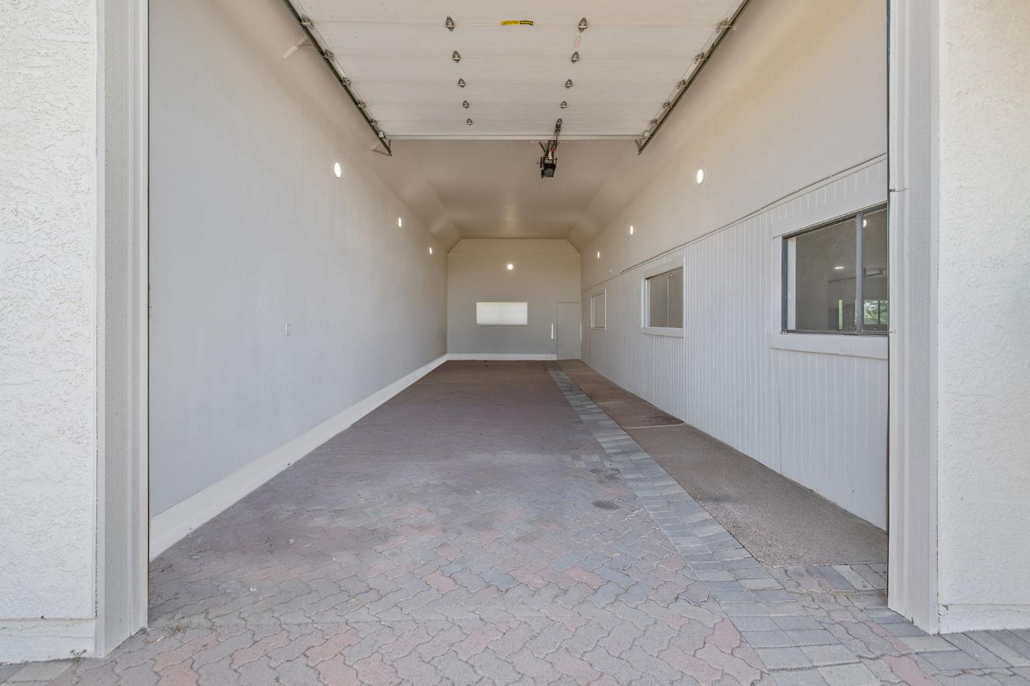 2033 Alluvial Ave, Clovis, CA 93611