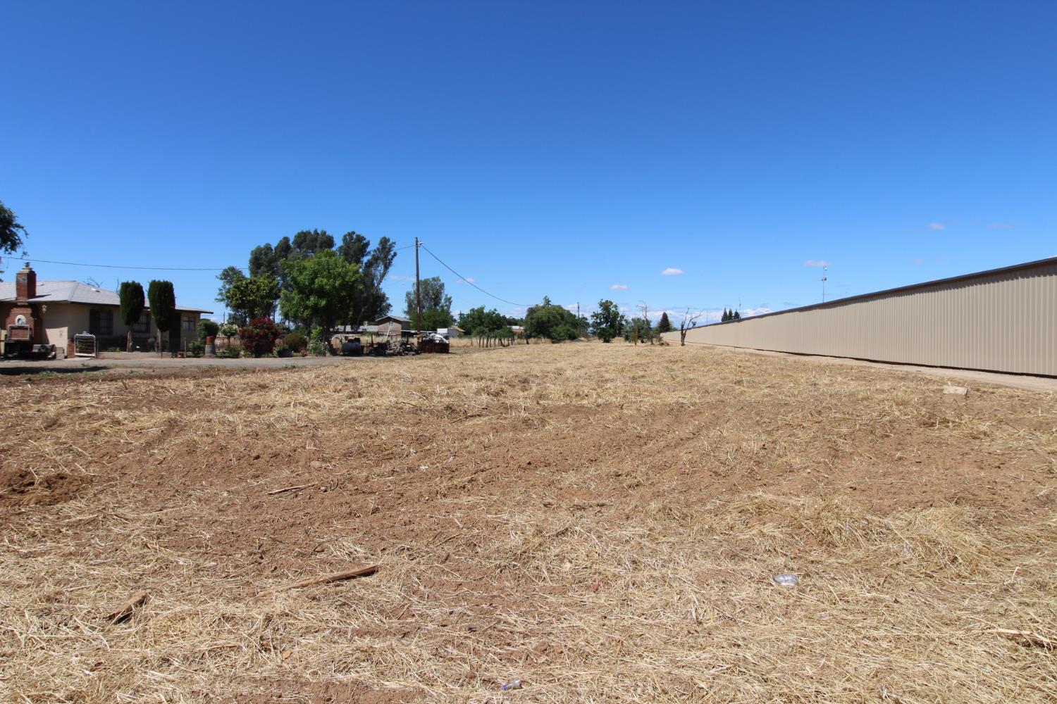 5717 W Shaw Ave, Fresno, CA 93722