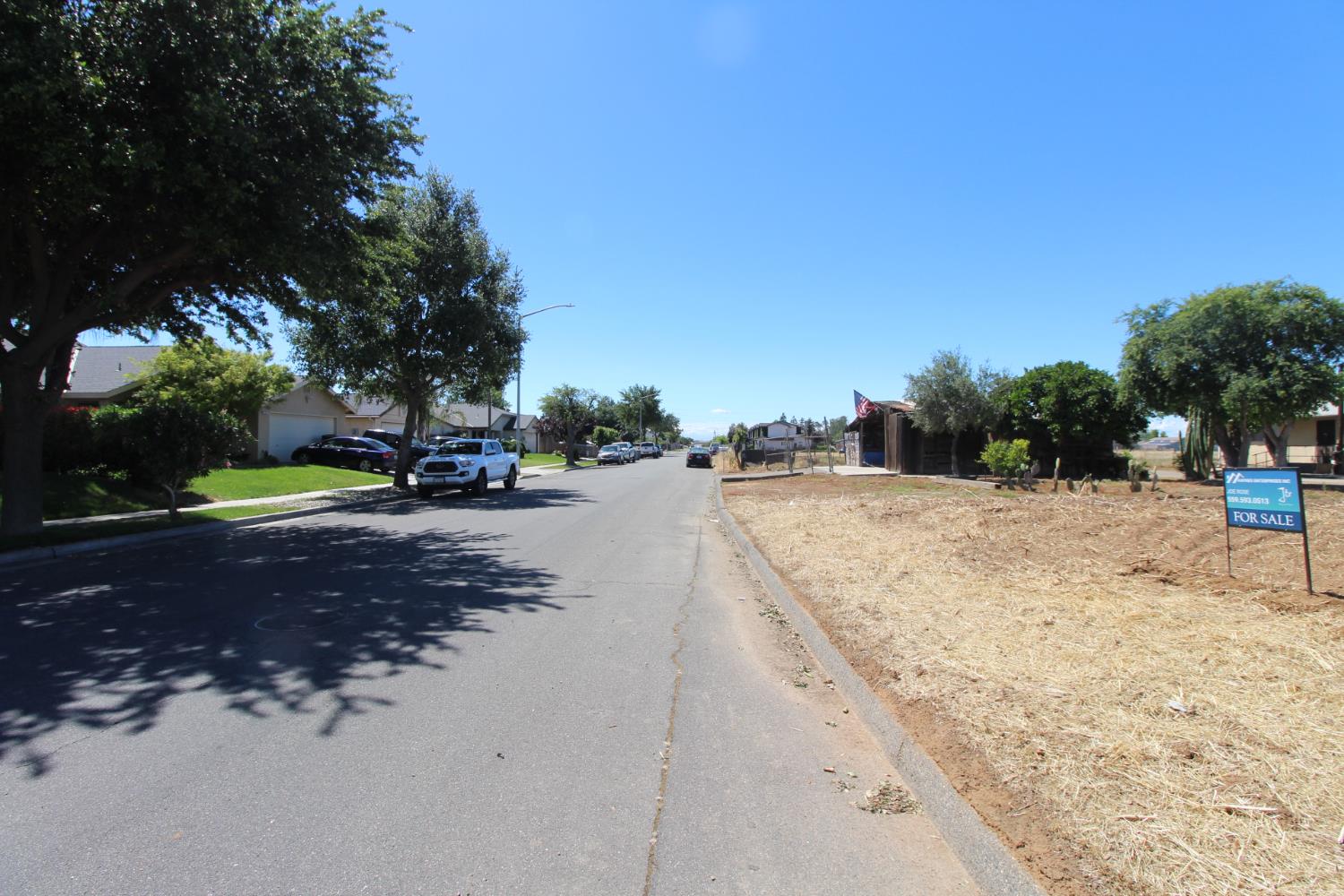 5717 W Shaw Ave, Fresno, CA 93722