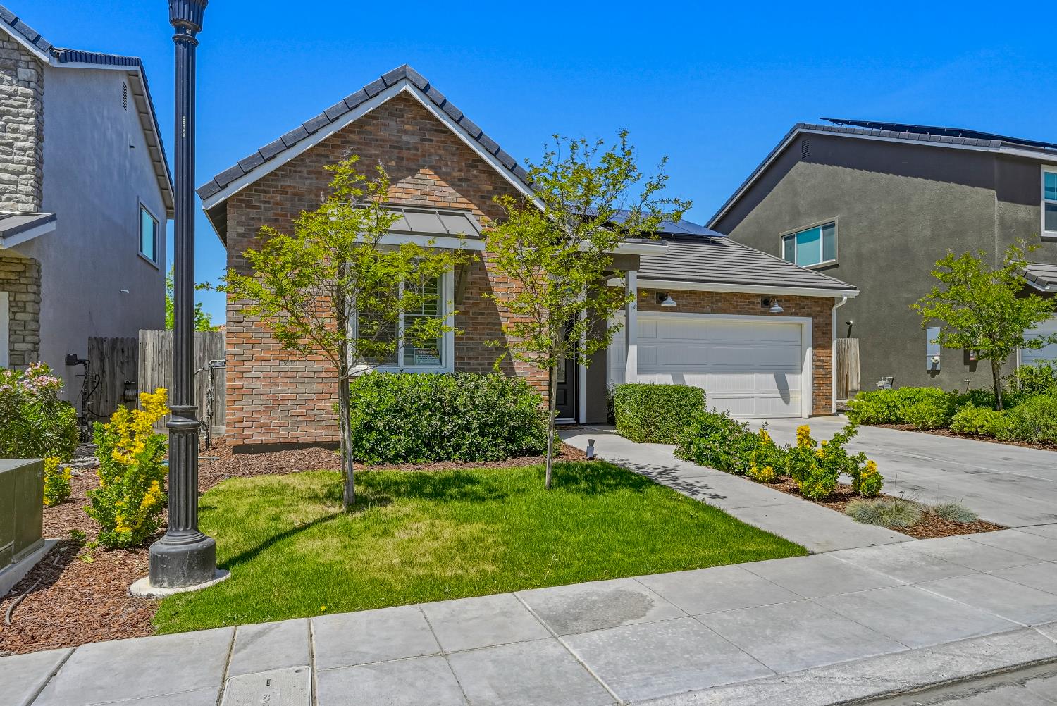 324 Huntington Ave S, Madera, CA 93636