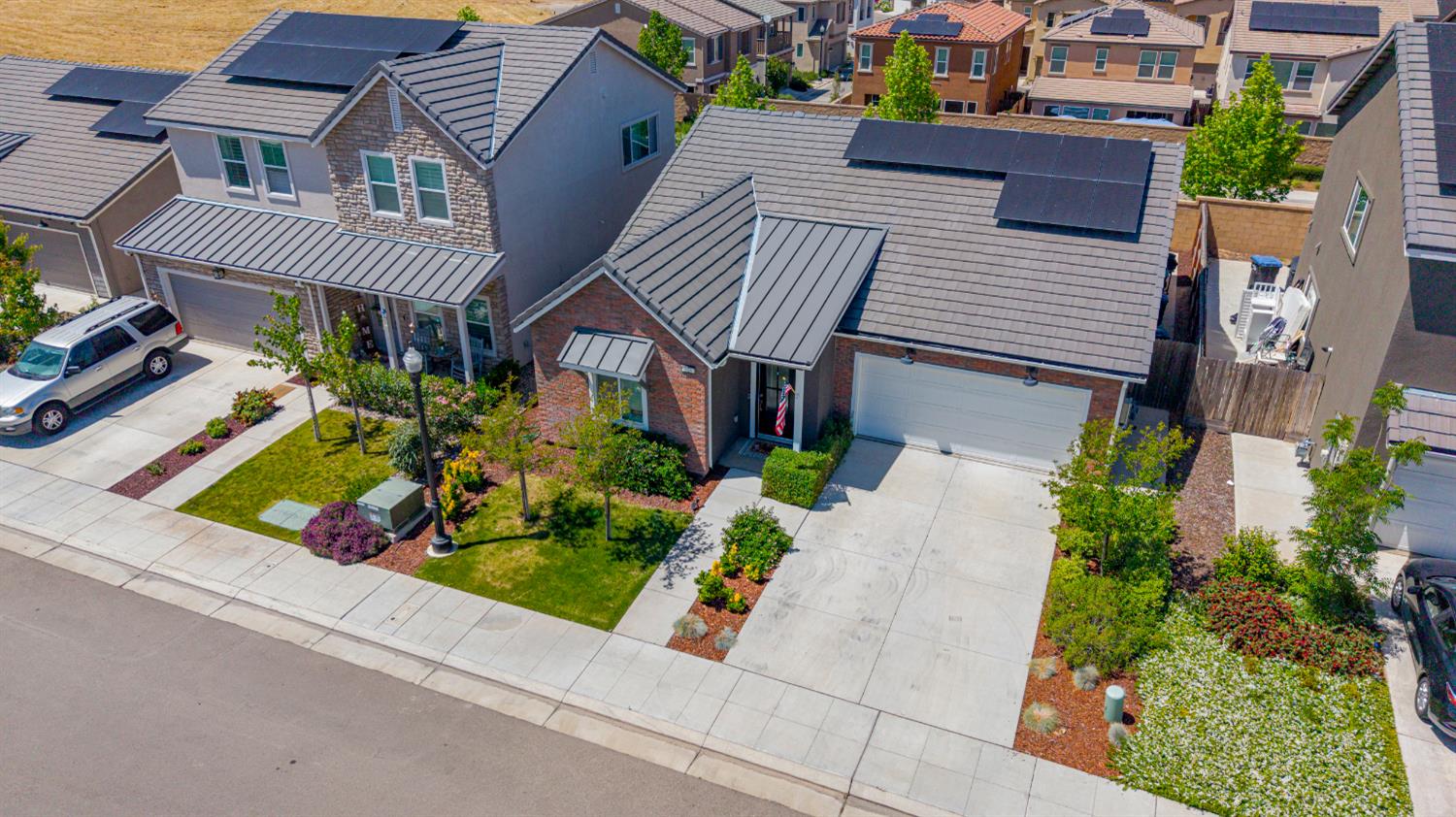 324 Huntington Ave S, Madera, CA 93636