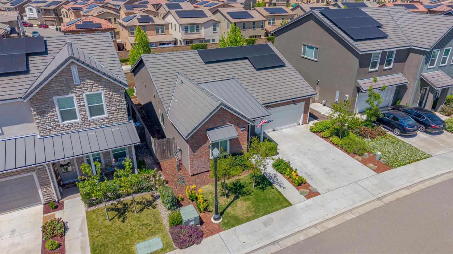 324 Huntington Ave S, Madera, CA 93636