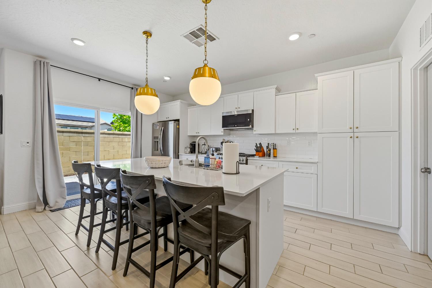 324 Huntington Ave S, Madera, CA 93636