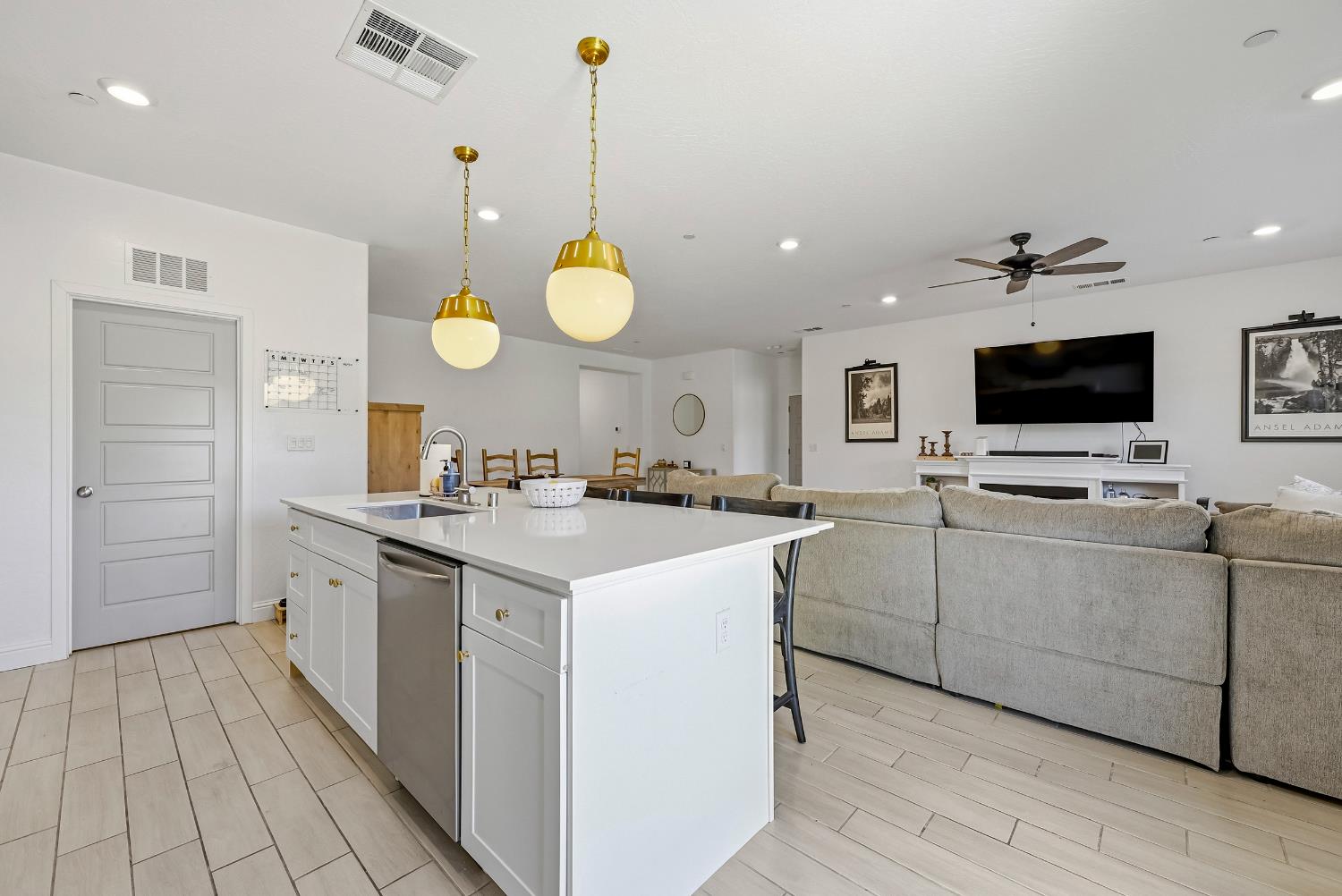 324 Huntington Ave S, Madera, CA 93636