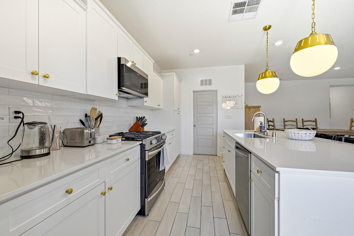 324 Huntington Ave S, Madera, CA 93636