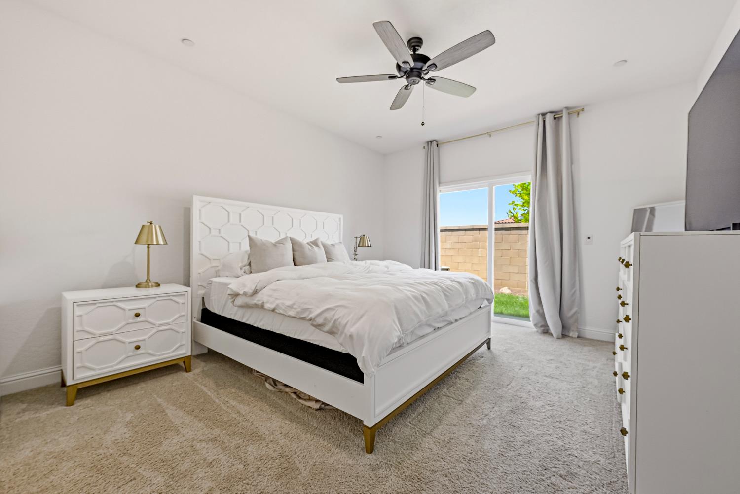 324 Huntington Ave S, Madera, CA 93636