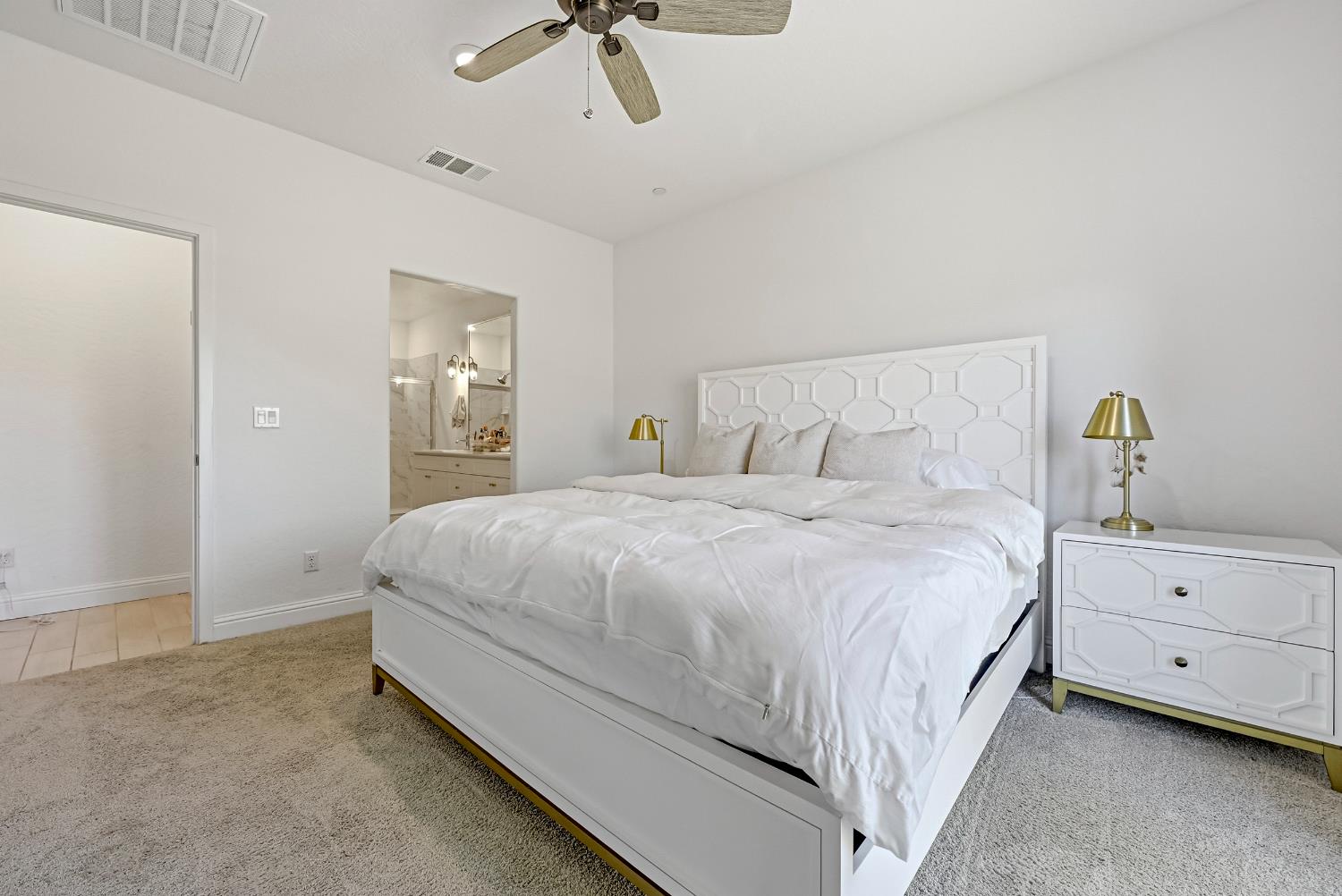 324 Huntington Ave S, Madera, CA 93636